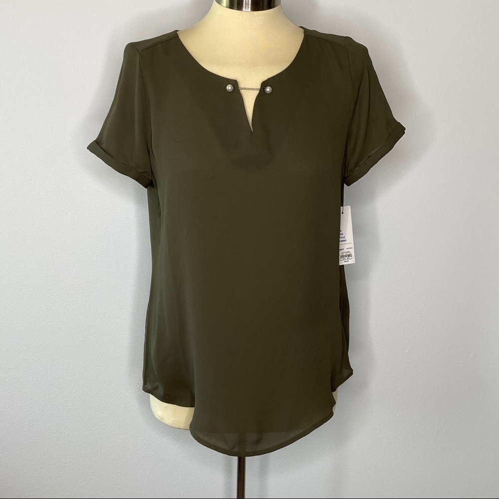 Apt. 9 Olive Top NWT